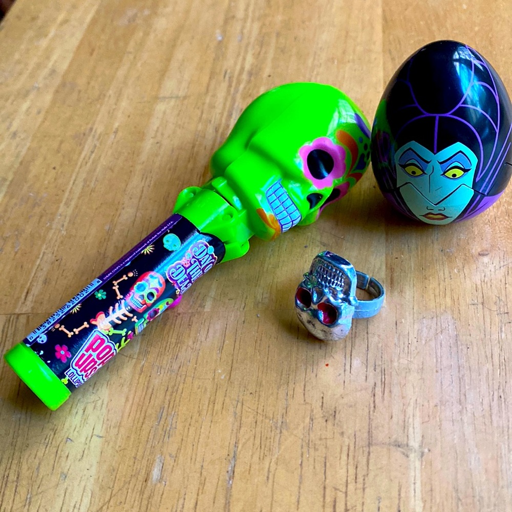 Free! Halloween plastic set in good condition